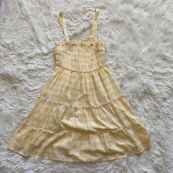 hollister smocked dress Women's Bodice Mini in Butter Yellow Size M PETITE from Flowy and super soft Hollister - V-Neck Strappy Mini